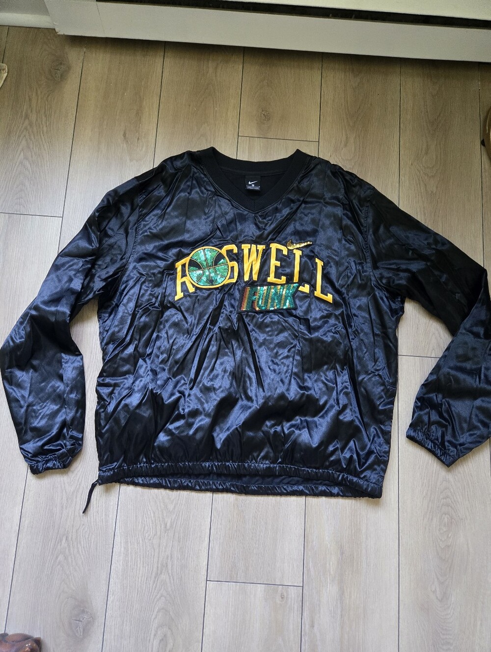 NWOT Nike Roswell Rayguns Funk Basketball Pullover Jacket Size L